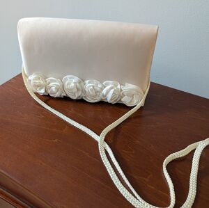 Elegant White Floral Clutch